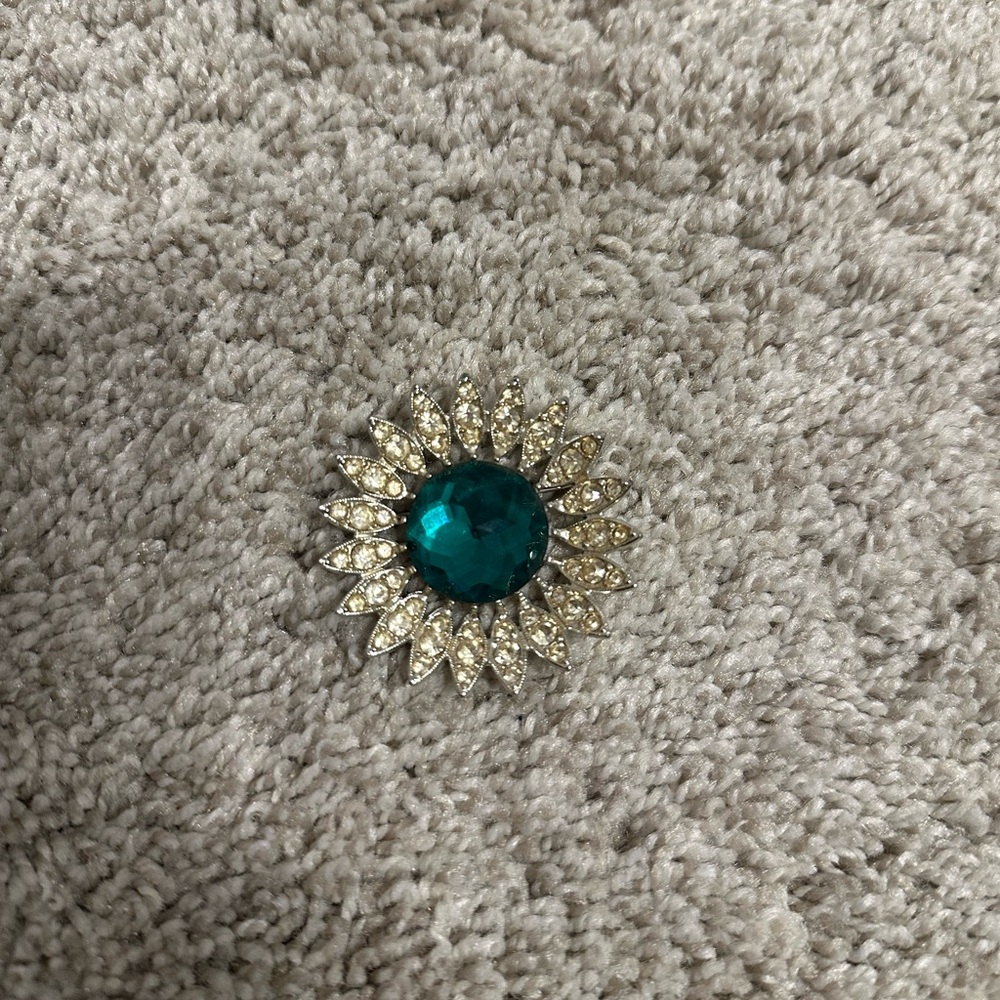 vintage Sarah Coventry "Kathleen" brooch
